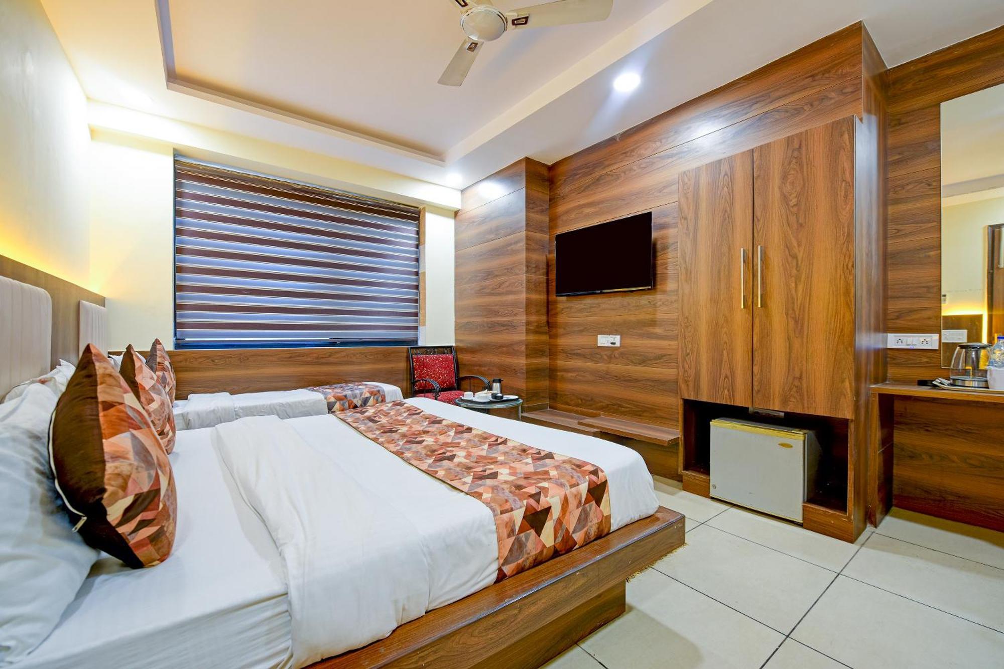 Hotel Le Grand - Walk-In From Rk Ashram Metro Station 新德里 外观 照片
