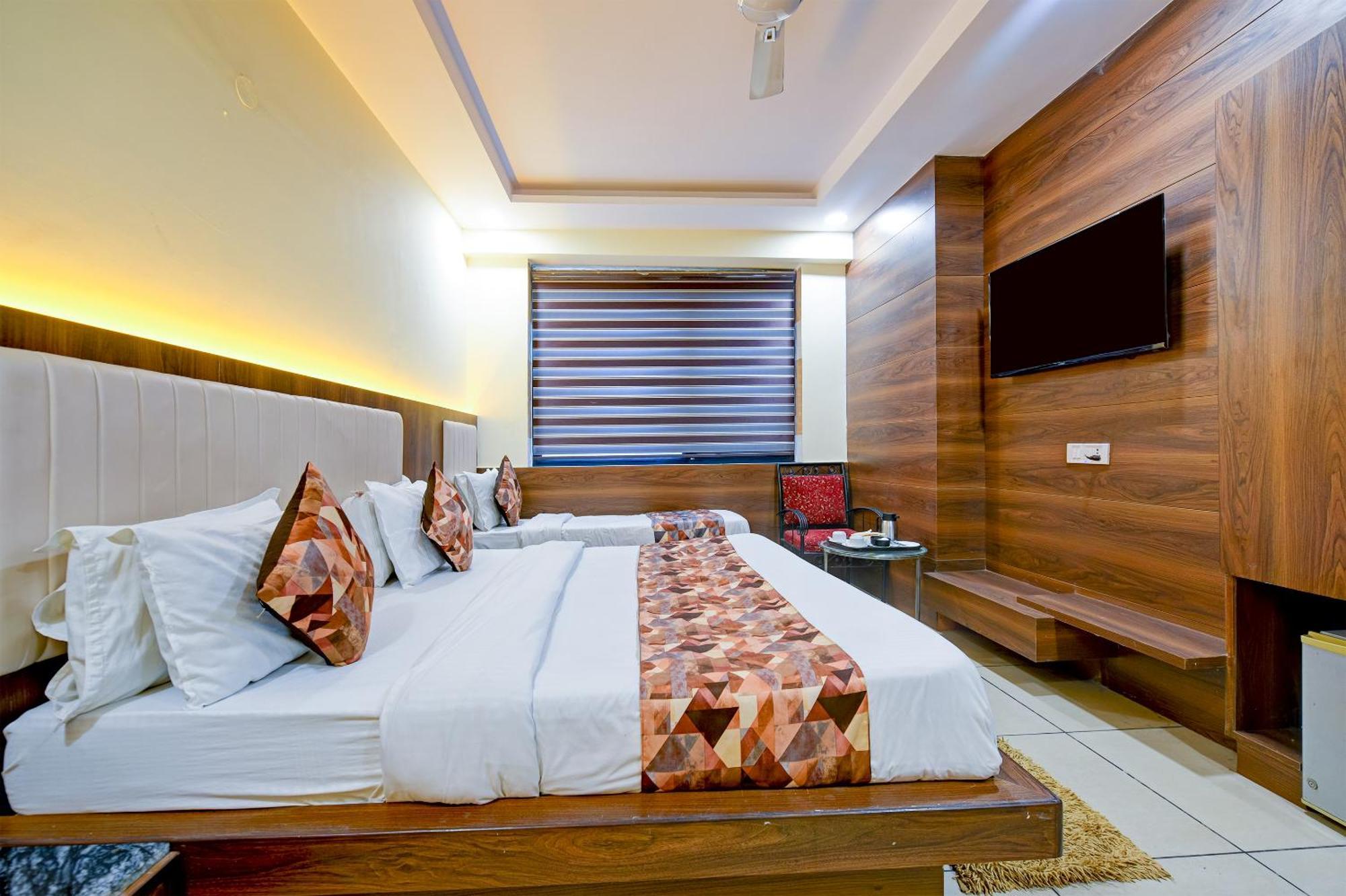 Hotel Le Grand - Walk-In From Rk Ashram Metro Station 新德里 外观 照片